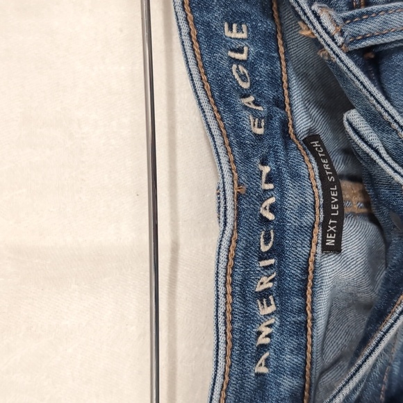American Eagle Hi Rise Jegging Distressed Light Wash Size 0 - Picture 6 of 8